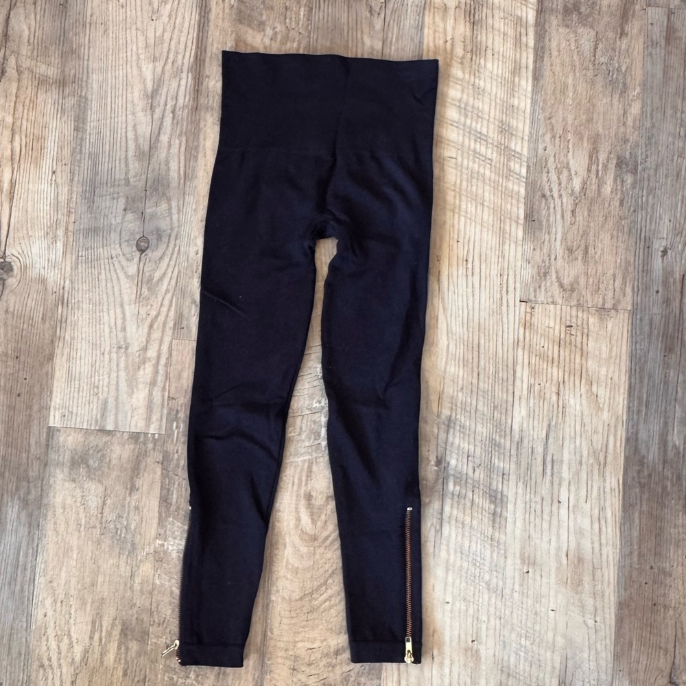 Spanx Look At Me Now Black Seamless Side Gold Zip Leggings Size Small